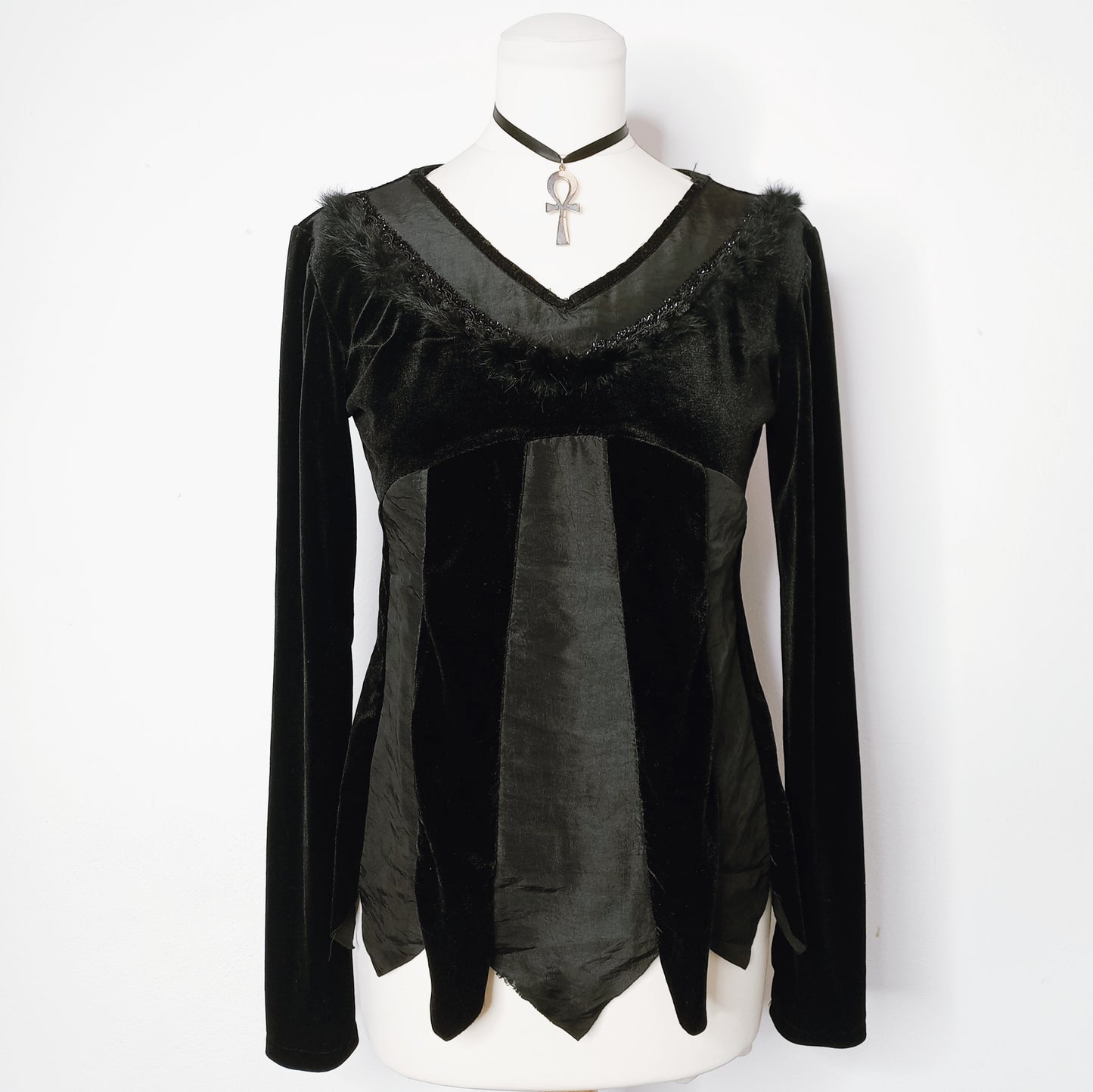 Velour Pointed Ends Top - S/M