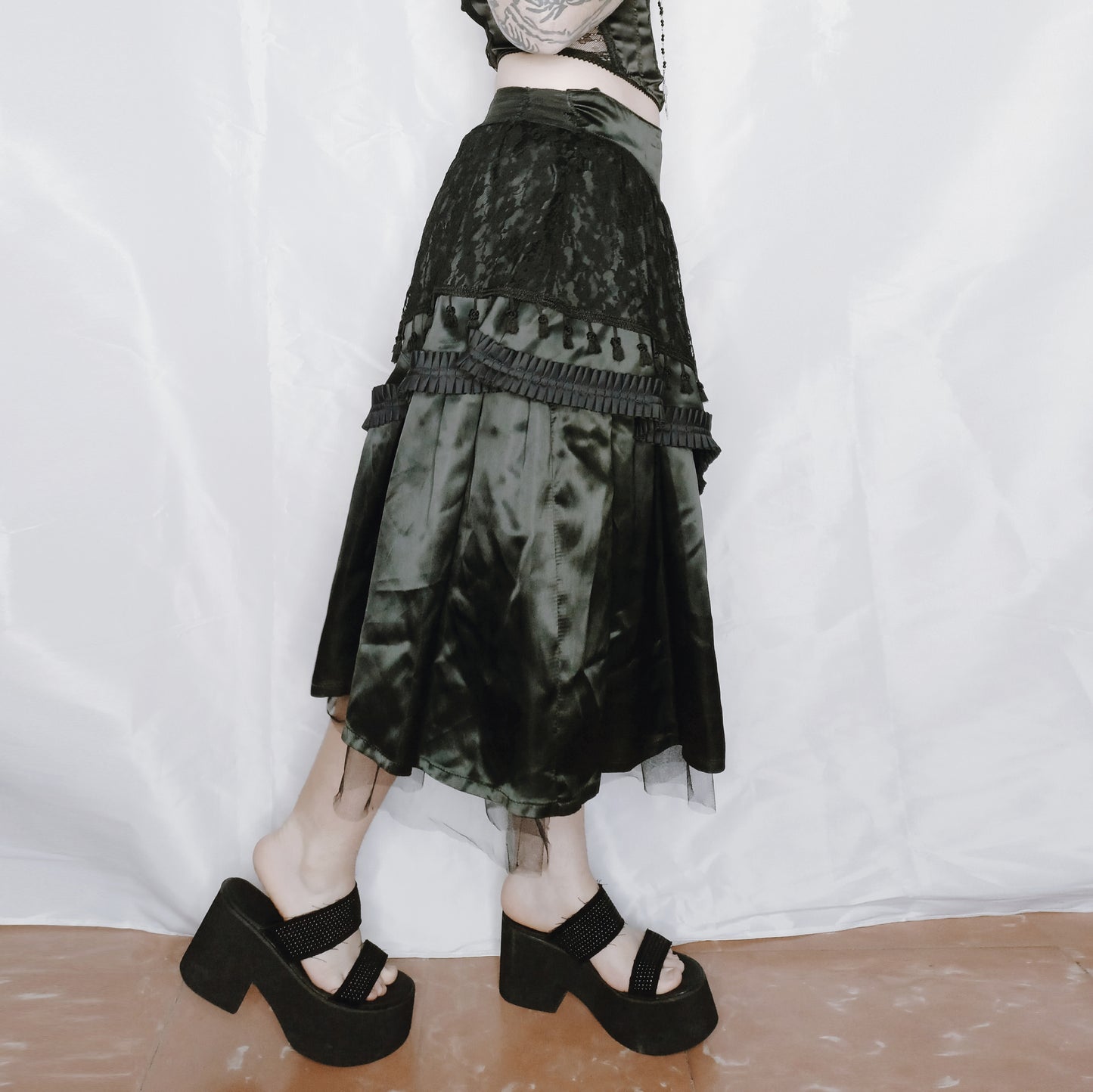 Layered Lace Satin Skirt - M