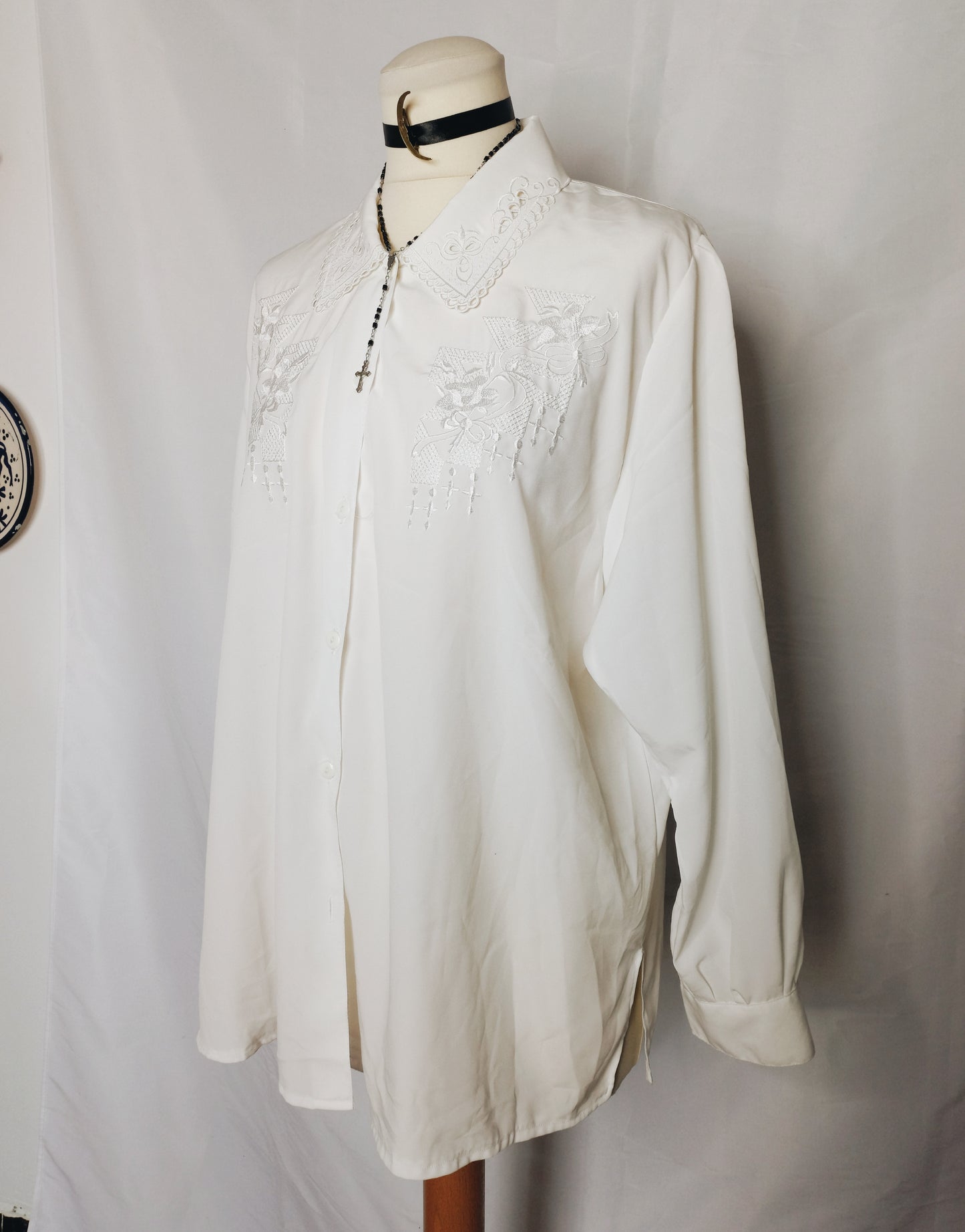 White Embroidered Blouse 80s - L/XL